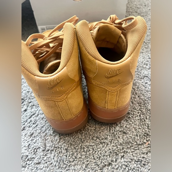 Nike Sneakers - Picture 7 of 8